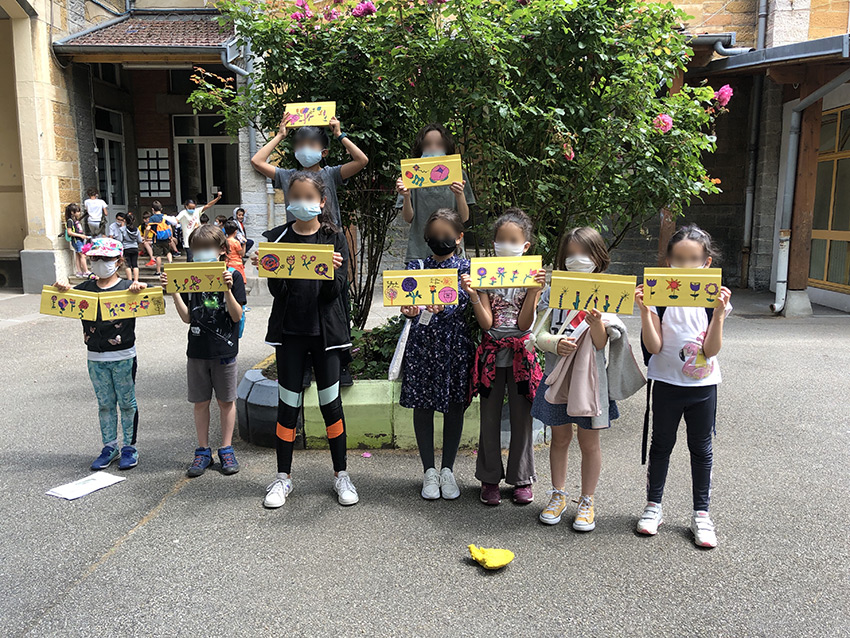 Les élèves du périscolaire de l'école Jean Macé qui ont participé à la décoration de la boite à partage - 2 