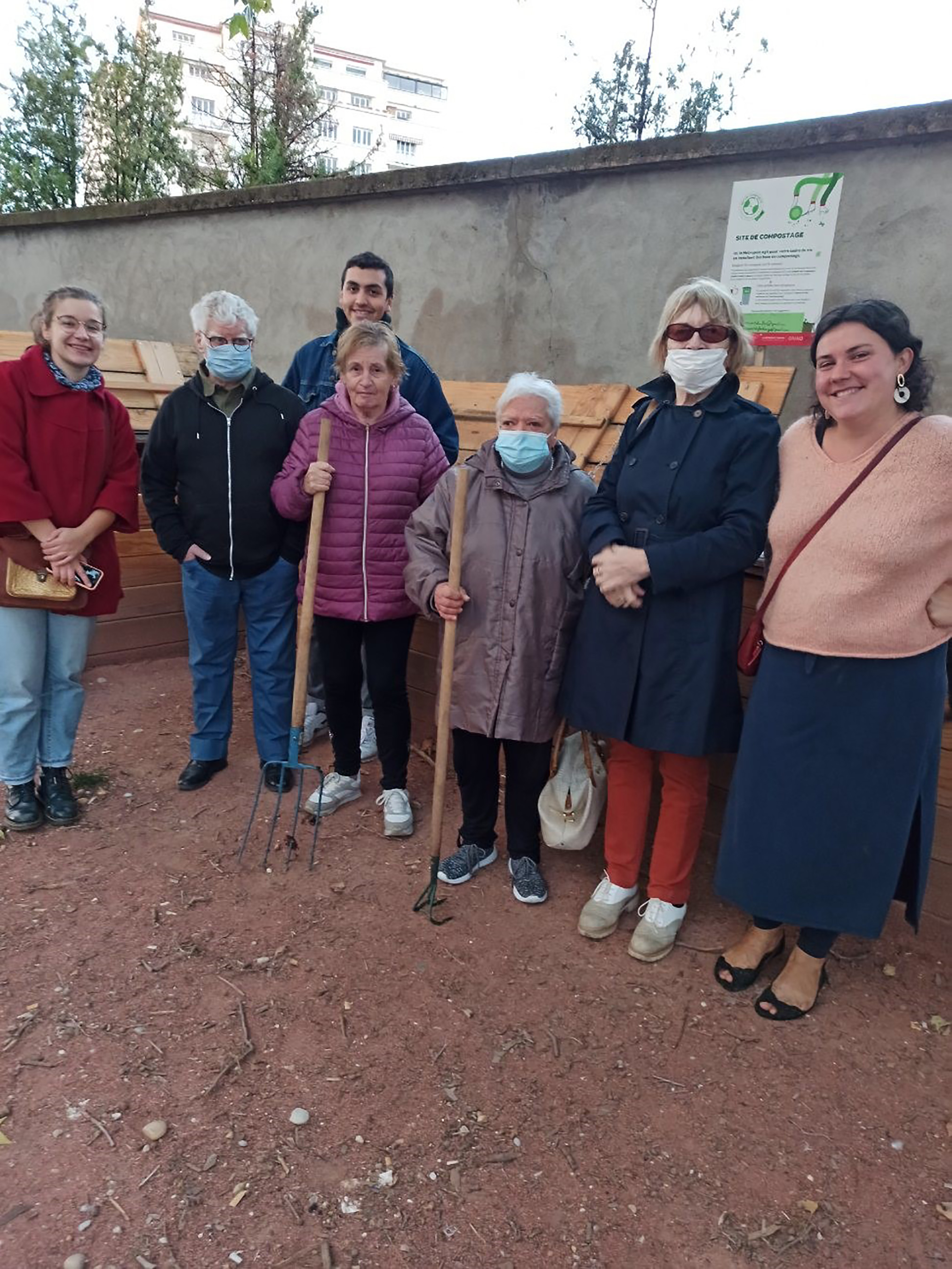 Visite du composteur du Faubourg par les résidents de l'EHPA Chalumeaux - 5 